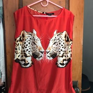 Rawr! Adorable silky sleeveless blouse. EUC